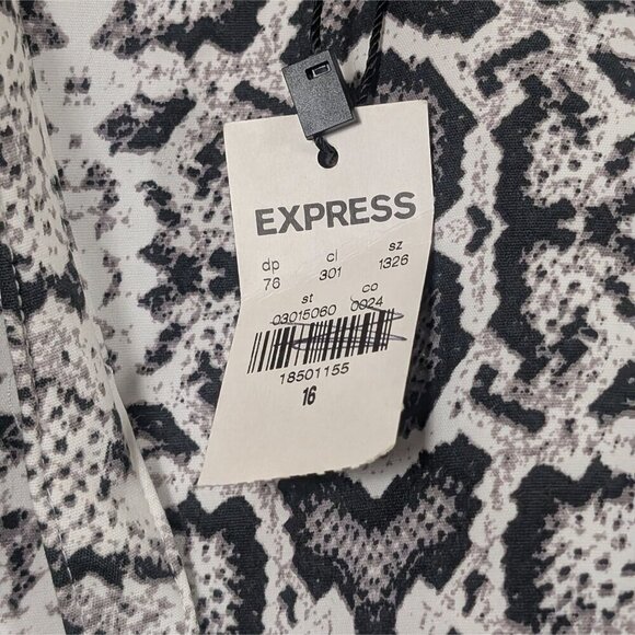 NWT Express Snakeskin Printed Midi Highrise Shorts " Belted 16 Classic - Picture 8 of 8